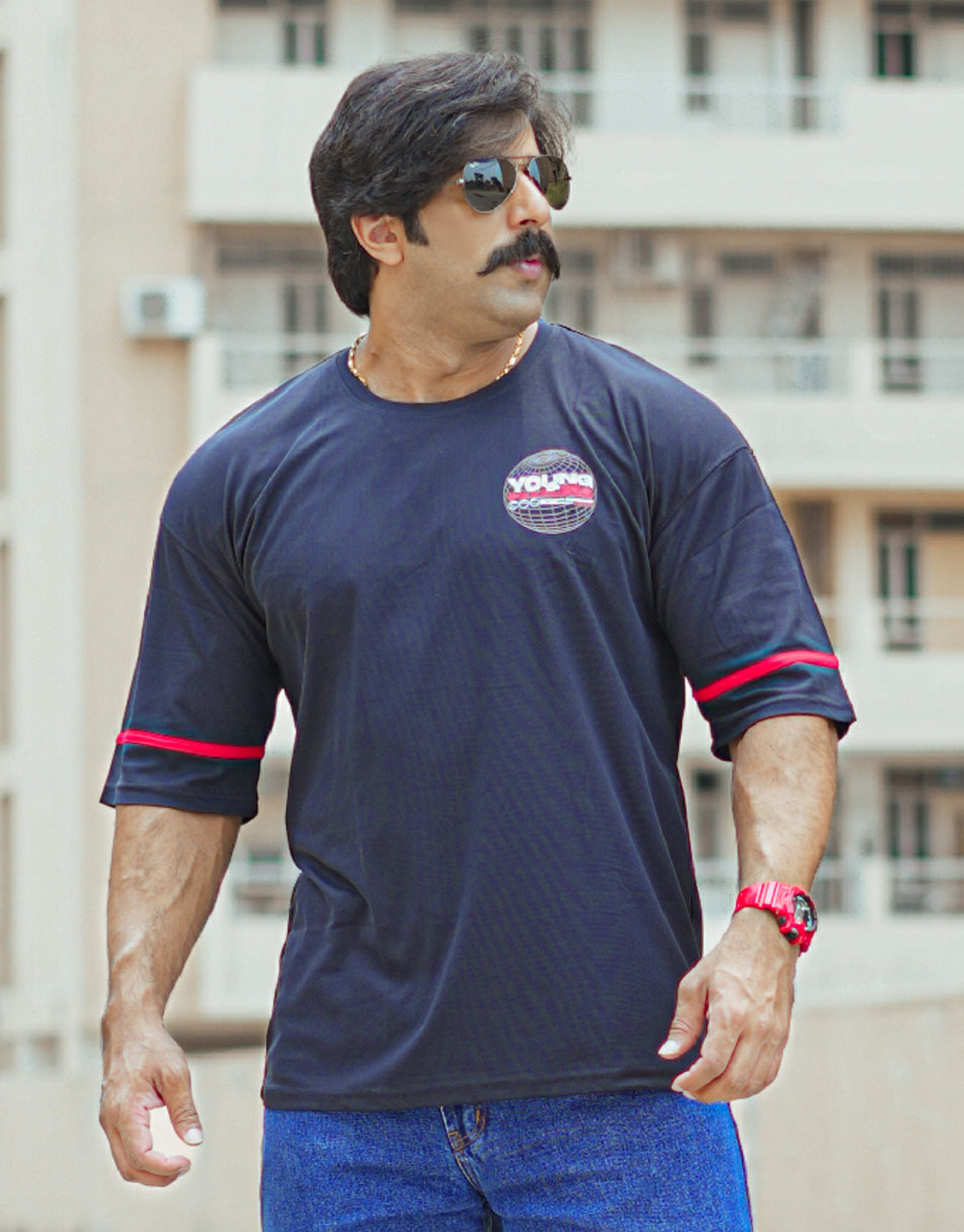 Indians Young & Fearless Black Oversized Tshirt