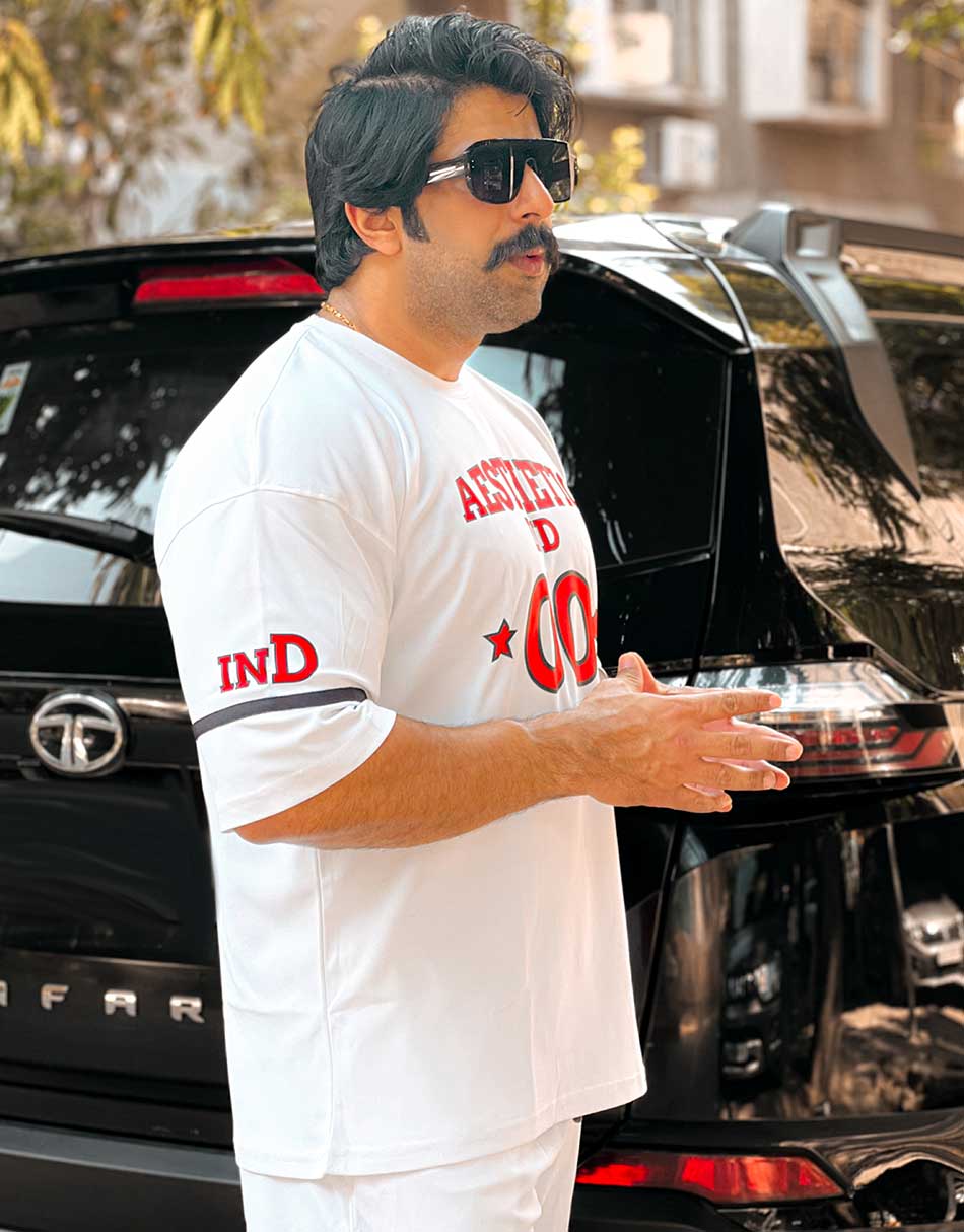 Aesthetic IND 00 White Oversized Tshirt